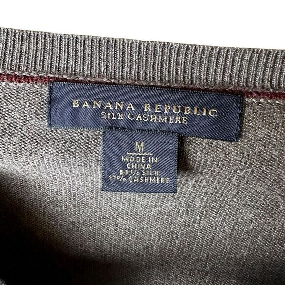 Banana Republic Men’s Silk Cashmere V-Neck Sweater Gray M Soft Lightweight Knit - Picture 5 of 6